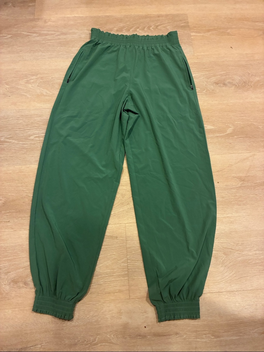 Athleta  Women’s Savannah Comfy Travel Pocket Olive Green Track Joggers 6T